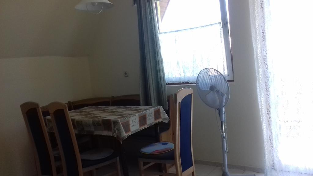 Apartmanhaz Balatonfenyves Apartment Exterior photo